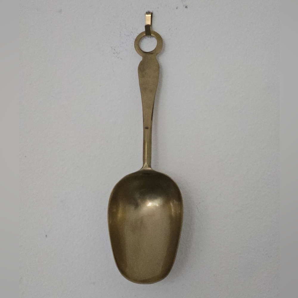 Vintage Solid Brass Kitchen Scoop with Hanging Ring – Farmhouse Pantry Decor